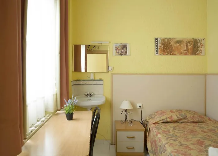 Hostel Alhambra *