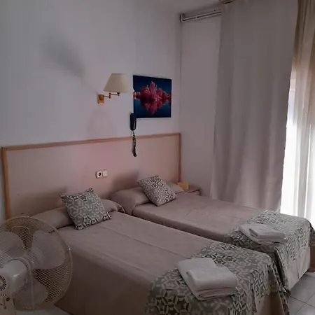 Hostal Alhambra *