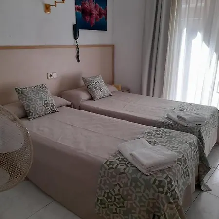 Alhambra Hostal *