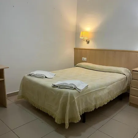 Alhambra Hostal *