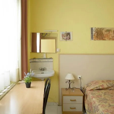 Hostal Alhambra *