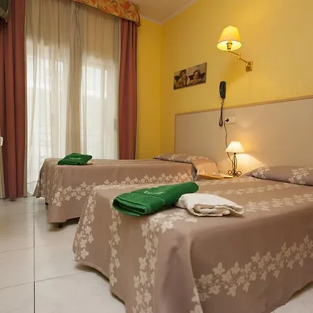 Alhambra Hostel Tarragona