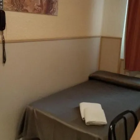 Hostal Alhambra *