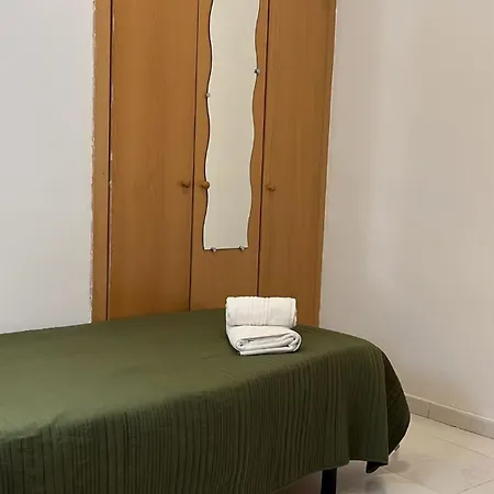 Alhambra Хостел Таррагона